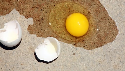 Can you really fry an egg on a hot sidewalk?