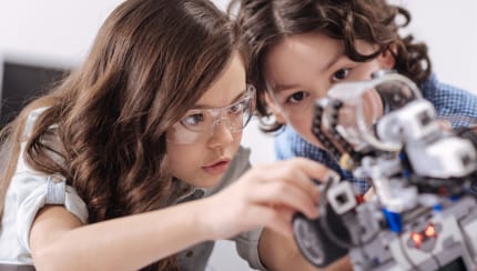 How do you become a great inventor?